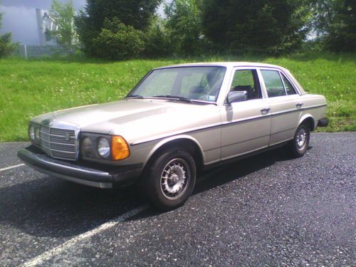 1985 mercedes benz 300d w123 4 door sedan smoke silver daily driver