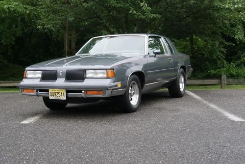 1987 olds cutlass supreme - absolutely stunning - show or go - a very nice find!