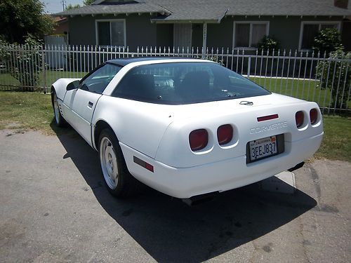 1993 chevrolet corvette 5.7l white 159000 miles good condition