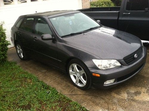 2002 lexus is300 sportcross wagon 4-door 3.0l very rare