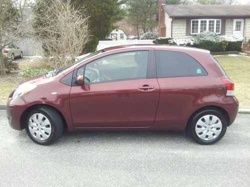 2009 toyota yaris base hatchback 2-door 1.5l