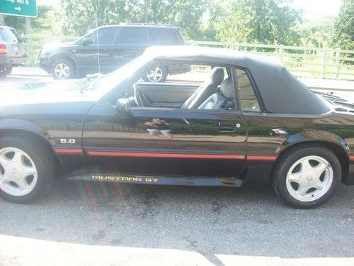 1989 ford mustang gt convertible 2-door 5.0l