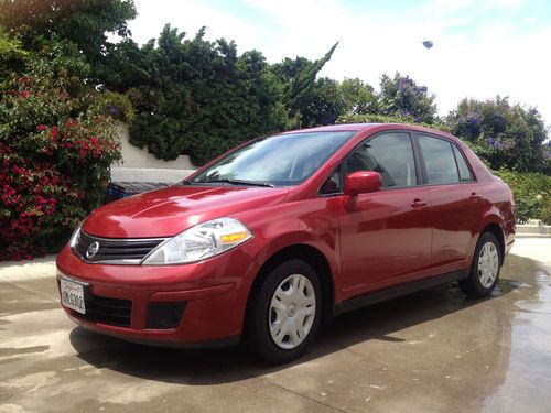 2011 nissan versa s sedan 4-door 1.8l