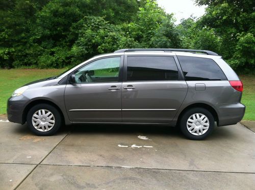 2005 toyota sienna le mini passenger van 5-door 3.3l 8 passenger