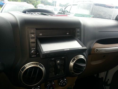 2011 JEEP WRANGLER FOUR DOOR LEATHER 2.5