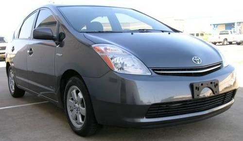 2008 toyota prius and under written warranty!