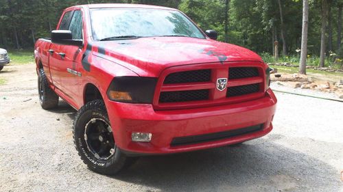 Ram 1500 4x4 hemi red
