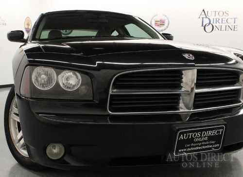 We finance 06 r/t hemi nav leather heated seats 1 owner cd changer fog lamps v8