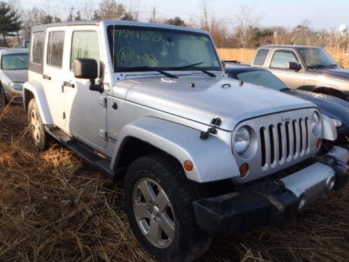 2009 jeep wrangler sahara 4 door 4x4 hard top no reserve!!!!