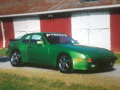 One of a kind 1984 porsche 944 5 speed custom paint