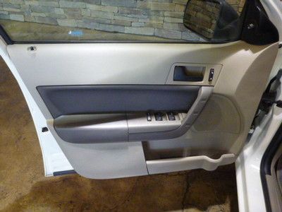 CLEAN CARFAX, CARFAX 1 OWNER, GREAT GAS MILEAGE, FORD, WHITE, image 8