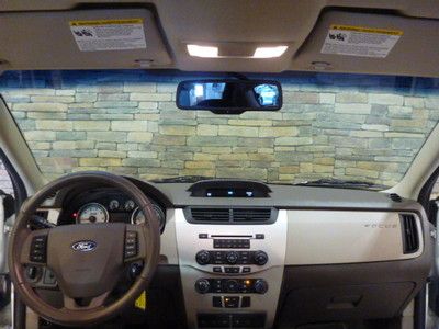 CLEAN CARFAX, CARFAX 1 OWNER, GREAT GAS MILEAGE, FORD, WHITE, image 9