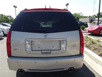 Low Miles Northstar V8 All Wheel Drive Navigation Third Row Seating Sunroof, image 4