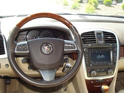 Low Miles Northstar V8 All Wheel Drive Navigation Third Row Seating Sunroof, image 11