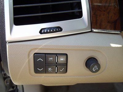 Low Miles Northstar V8 All Wheel Drive Navigation Third Row Seating Sunroof, image 12