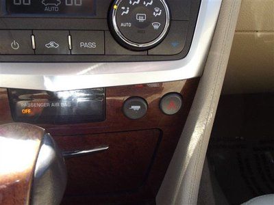 Low Miles Northstar V8 All Wheel Drive Navigation Third Row Seating Sunroof, image 22