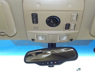 Low Miles Northstar V8 All Wheel Drive Navigation Third Row Seating Sunroof, image 29