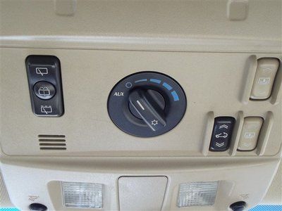 Low Miles Northstar V8 All Wheel Drive Navigation Third Row Seating Sunroof, image 30