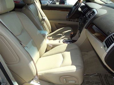 Low Miles Northstar V8 All Wheel Drive Navigation Third Row Seating Sunroof, image 31