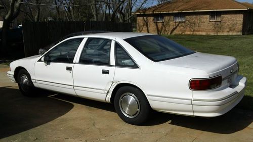 1994 chevrolet caprice classic ls sedan 4-door 5.7l