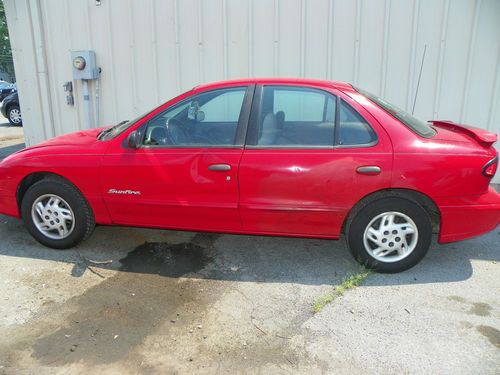 1999 pontiac sunfire se sedan 4-door 2.2l