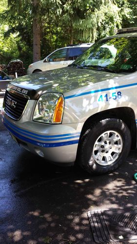 2007 gmc yukon slt sport utility 4-door 5.3l - emergency (ems)/fire/command post