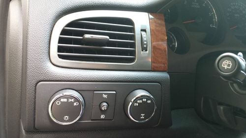 2007 GMC Yukon SLT Sport Utility 4-Door 5.3L - Emergency (EMS)/Fire/Command Post, image 22