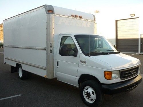 Arizona rust free! 04 ford e-350 box van excellent condition!