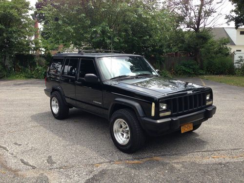 1999 jeep cherokee 4-door 4.0l, 4x4, low miles xj