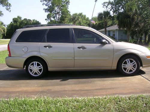 2001 ford focus se wagon 4-door 2.0l