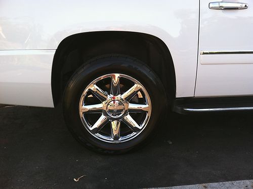 2011 GMC Yukon XL 1500 Denali Sport Utility 4-Door 6.2L, image 5