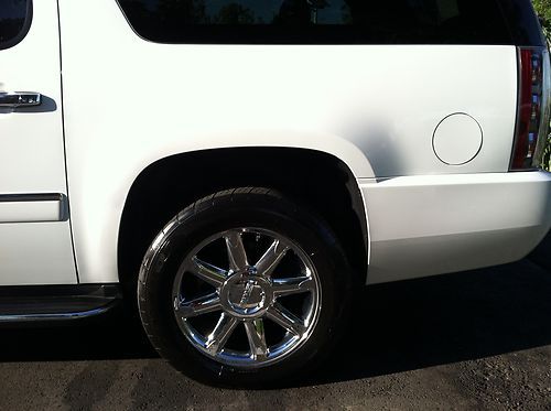 2011 GMC Yukon XL 1500 Denali Sport Utility 4-Door 6.2L, image 6