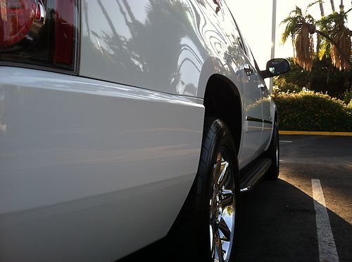 2011 GMC Yukon XL 1500 Denali Sport Utility 4-Door 6.2L, image 7