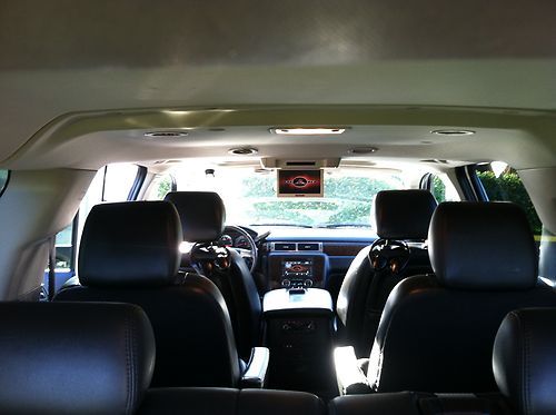 2011 GMC Yukon XL 1500 Denali Sport Utility 4-Door 6.2L, image 23