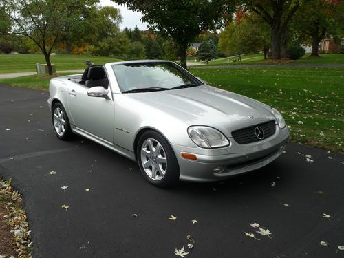 Good looking convertible, runs great, well maintained.