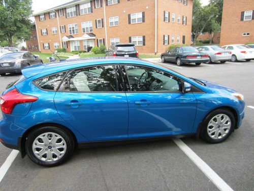 2012 ford focus se hatchback 5-door 2.0l, 2k miles