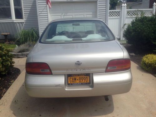 1994 Nissan Altima GXE Sedan 4-Door 2.4L, US $1,500.00, image 2
