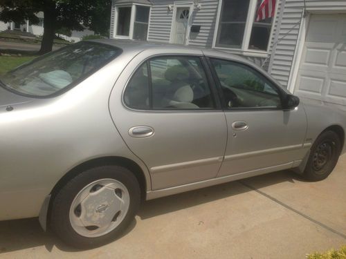 1994 Nissan Altima GXE Sedan 4-Door 2.4L, US $1,500.00, image 3
