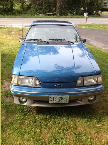 1988 ford mustang gt hatchback 2-door 5.0l