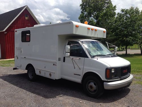 1998 gmc savana 3500 utility van only 24,000 miles!!! one of a kind!!