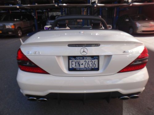 2009 Mercedes-Benz SL63 AMG Base Convertible 2-Door 6.3L ONLY 16,500 MILES, image 4