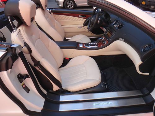 2009 Mercedes-Benz SL63 AMG Base Convertible 2-Door 6.3L ONLY 16,500 MILES, image 9