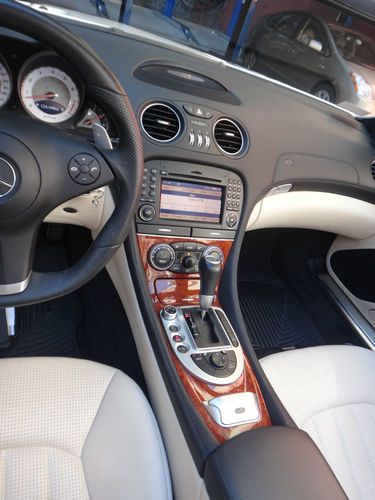 2009 Mercedes-Benz SL63 AMG Base Convertible 2-Door 6.3L ONLY 16,500 MILES, image 12