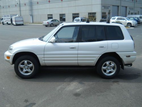 1999 toyota rav4 l-series sport utility 4-door 2.0l awd 5 speed trans/new clutch