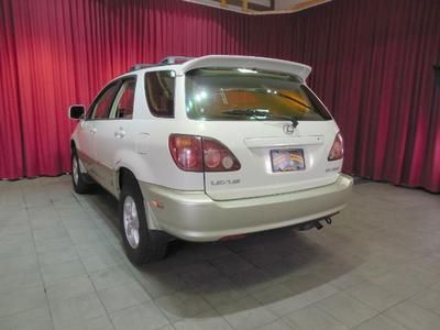 4dr SUV 4X4 3.0L 4-Wheel Disc Brakes ABS Adjustable Steering Wheel AM/FM Stereo, image 3