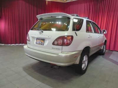 4dr SUV 4X4 3.0L 4-Wheel Disc Brakes ABS Adjustable Steering Wheel AM/FM Stereo, image 5