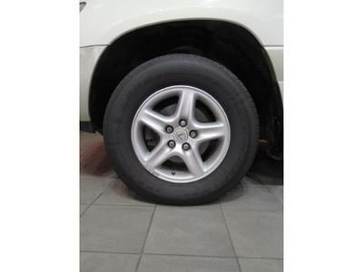 4dr SUV 4X4 3.0L 4-Wheel Disc Brakes ABS Adjustable Steering Wheel AM/FM Stereo, image 11