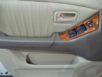 4dr SUV 4X4 3.0L 4-Wheel Disc Brakes ABS Adjustable Steering Wheel AM/FM Stereo, image 15