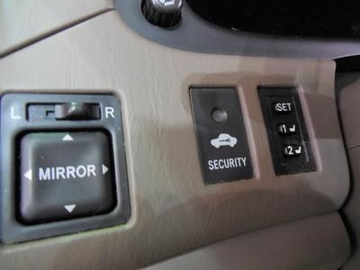 4dr SUV 4X4 3.0L 4-Wheel Disc Brakes ABS Adjustable Steering Wheel AM/FM Stereo, image 16