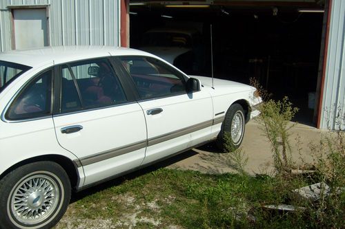 1992 ford crown victoria lx